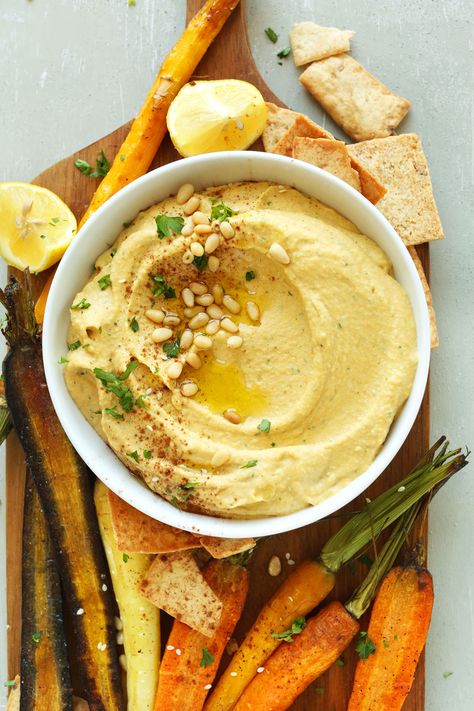 Savory, 10-ingredient Butternut Squash Hummus infused with fresh parsley, lemon juice, and smoky cumin and paprika. The perfect hearty dip for fall. Butternut Squash Hummus, Squash Hummus, Minimalist Baker, Healthy Dips, Simple Food, Buffalo Chicken Dip, Hummus Recipe, Simply Delicious, Butternut Squash