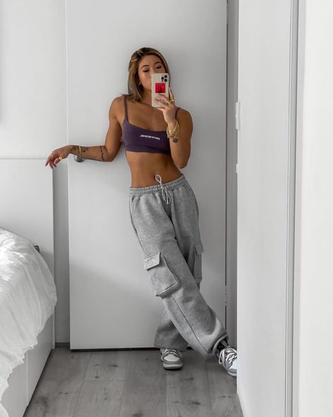 Jennifer Chong Outfits, Jennifer Chong, Outfit For Travel, Travel Summer, Winter Clothes, Winter Outfits, Fashion Inspo, Mirror Selfie, Travel