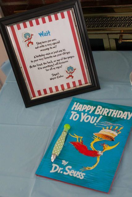 Birthday book Dr. Suess, Doctor Suess Birthday, Dr Seuss Party Ideas, Dr Seuss Birthday Party, Seuss Party, Dr Seuss Birthday, Twins 1st Birthdays, Twin First Birthday, Birthday Book