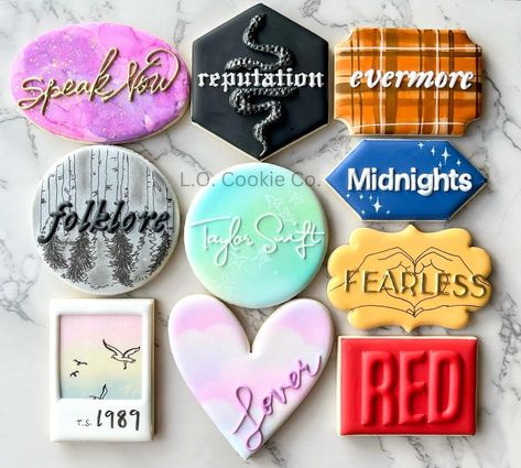 TAYLOR SWIFT- THE ERAS ✨🎤♥️🫶🏼 . . . . . #decoratedcookies #decoratedsugarcookies #royalicingcookies #royalicing #edibleart #cookies… | Instagram Taylor Swift Cookies, Taylor Swift Cake, Taylor Swift Birthday Party Ideas, Taylor Swift Images, Taylor Swif, Taylor Swift Party, Taylor Swift Birthday, Taylor Swift Fan Club, Sugar Cookie Designs