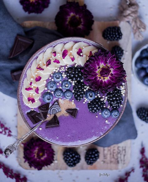 Purple Smoothie, Frozen Acai, Puffed Quinoa, Juice Smoothies Recipes, Dried Pineapple, Bowl Art, Purple Food, Vanilla Almond Milk, Popsugar Fitness