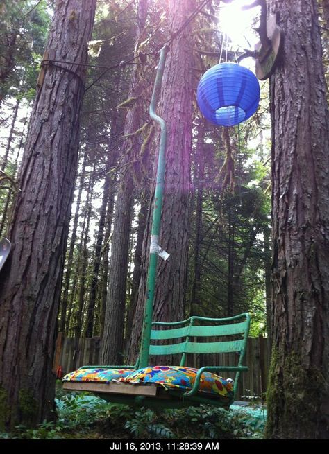 Old Ski lift chair swing! Ski Chair Lift, Ski Card, Ski Lift Chair, Ski Chair, Ski Wedding, Old Skis, Blue Dining Room Chairs, Ski Decor, Pub Chairs