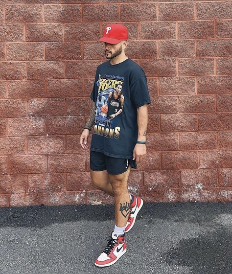 Air Jordan Outfit, Ideal Male Body, Chicago Outfit, Outfit Hombre, Jordan Outfit, Mens Summer Outfits, Cool Outfits For Men, Men Fashion Casual Outfits, Streetwear Men Outfits