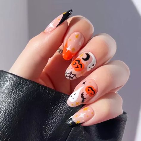 15 Bat Nail Art Ideas to Ring In Spooky Season Bat Nail Art, Bat Nails Art, French Halloween, Rosé Halloween, Bat Nails, Nail Aesthetic, Orange Color Schemes, Gothic Rose, Hair Concerns