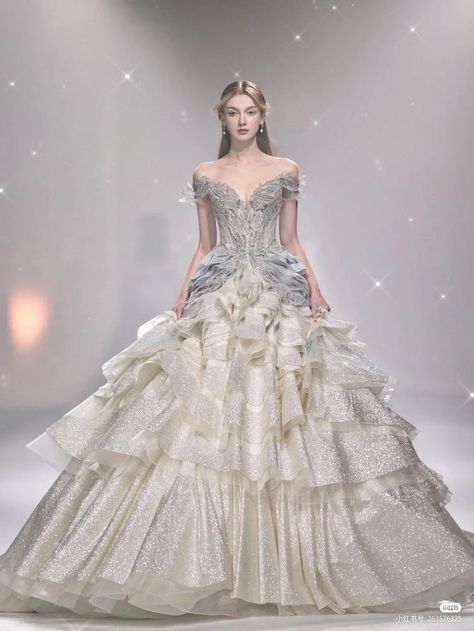 White Aesthetic Sparkle, Gowns Runway, Soft White Aesthetic, Fashion Show Aesthetic, Aesthetic Sparkle, Crystal Corset, Sparkle Aesthetic, Gaun Abad Pertengahan, Runway Gowns