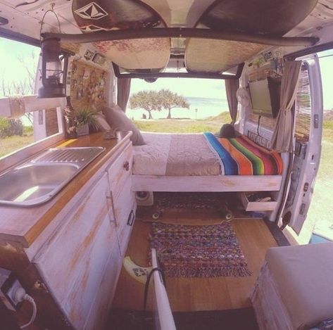 Volkswagen Bus Interior, Kangoo Camper, Van Dwelling, Ideas Habitaciones, Bus Interior, Kombi Home, Combi Vw, Bus Life, Camper Makeover