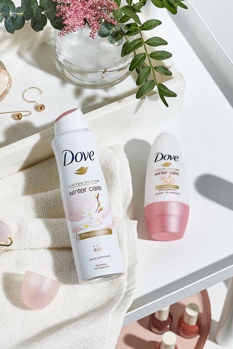 Dove Deodorant, Winter Care, Friend Status, Perfume Photography, Makeup And Beauty Blog, Bath And Body Works Perfume, Makeup Store, Beauty Products Photography, Oily Skin Care