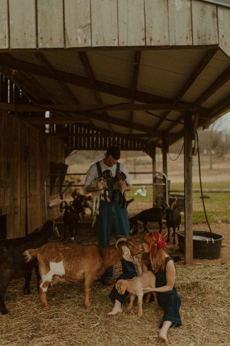 Farm Life Pictures, Couple Dream House, Farm Family Asethic, Farm Life House, Farmers Son Aesthetic, Farm Aesthetic Country Living Family, Small Farm Asthetic, Country Lifestyle Farm Life Family, Country Wife Life