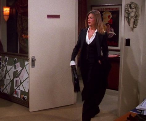 Rachel From Suits Outfits, Friends Work Outfits, Rachel Friends Work Outfits, Rachel Green Suit Outfit, Rachel Green Formal Outfits, Rachel Green Suit, Rachel Work Outfits, Rachel Monica And Phoebe, The Office Outfits