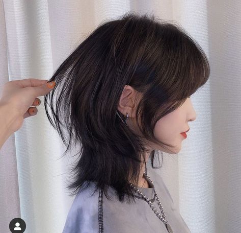 Cute trendy hairstyle ideas | Hair tutorials ideas Hershey Cut, Shortish Hair, Layered Haircuts For Medium Hair, Tutorial Ideas, Asian Short Hair, Hair Inspiration Short, Trendy Hairstyle, Short Hair Tutorial, Shot Hair Styles