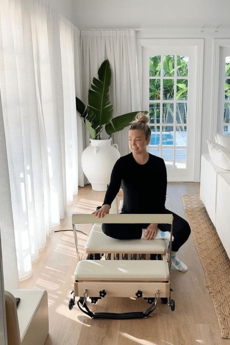 You don’t need a lot of space to do Pilates at home, and in many ways working out at home is better than going to the gym. Here’s how to set up a Pilates studio in a small apartment. Reformer Home Studio, Home Pilates Room, Wellness Room At Home, Pilates Studio Design Interiors, Small Space Home Gym, Home Pilates Studio, Insta Grid, Pilates Room, Home Gym Inspiration