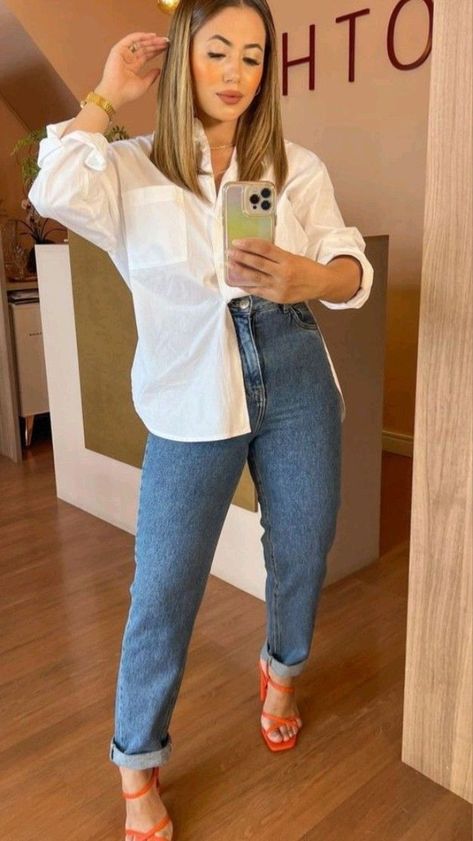 Mom Jeans Outfit Casual Chic, Mom Jeans Outfit Work, Florida Mom Outfits, Mom Jeans Work Outfit, Casual Curvy Outfits, Look Casual Chique, Casual Outfits Curvy, Fall Outfits Curvy, Outfit Ideas Curvy