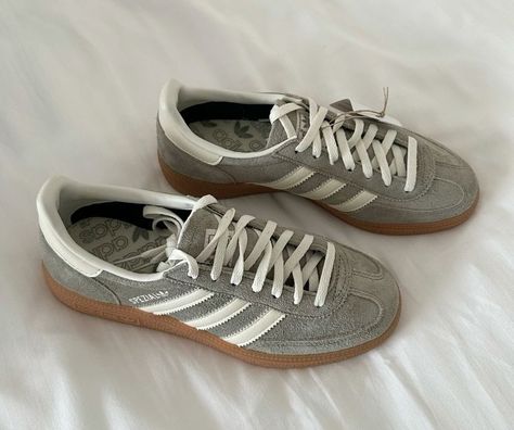 Adidas Trainers Aesthetic, Dream Shoes Sneakers, Grey Shoes Aesthetic, Grey Spezial Adidas Outfit, Grey Spezial Adidas, Grey Trainers Outfit, Grey Sambas, Trainers 2024, Aesthetic Trainers