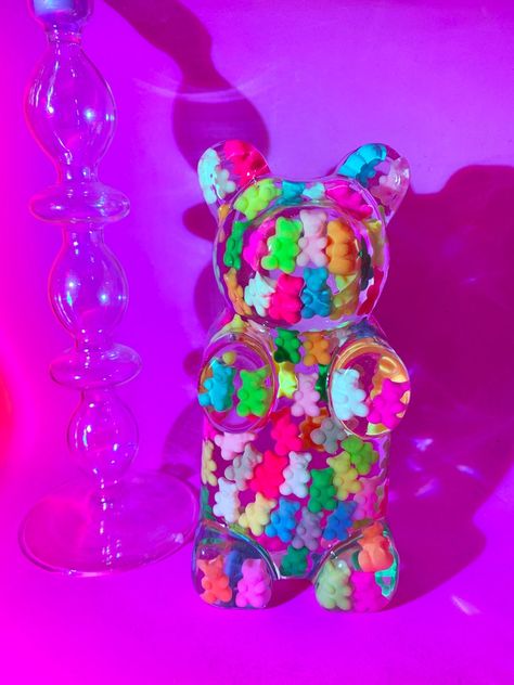 Gummy Bear Art, Giant Gummy Bear, Resin Gummy Bear, Pop Art Sculpture, Candy Room, Neon Bedroom, Girly Apartments, Resin Decor, Colourful Living Room Decor