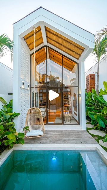 Perfect Tiny House, Small Pool Cabana Ideas, Resort House Design, Terrazzo Pool, Bali House Design, Pool Villa Design, Small Villa Design, Tropical Villa Design, Beach Villa Design