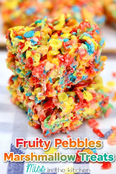 Fruity Pebbles Treats are a quick and easy no bake treat perfect for any day of the week. A must-try dessert for marshmallow treat fans. Fruity Pebble Bars, Cinnamon Toast Crunch Bars, Fruity Pebbles Treats, Fruity Pebbles Cereal, Marshmallow Bars, Chocolate No Bake Cookies, Marshmallow Treats, Cinnamon Toast Crunch, Easy No Bake