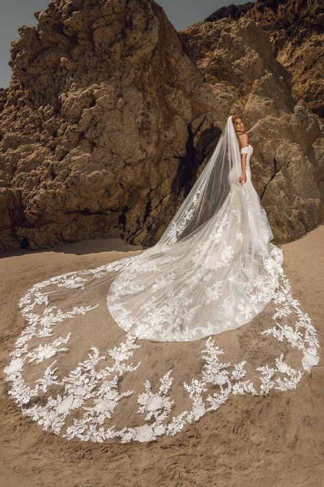 Long Lace Veil, Kitty Chen, Lace Cathedral Veil, Wedding Veil Vintage, Veil Crystal, Long Veil Wedding, Floral Veil, Cathedral Wedding Veils, Wedding Bridal Veils