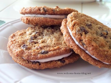 Oatmeal Whoopie Pie Recipe, Oatmeal Whoopie Pies, Broma Bakery, Oatmeal Cream Pies, Lemon Bundt Cake, Oatmeal Cream, Filled Cookies, How To Make Sandwich, Tasty Kitchen