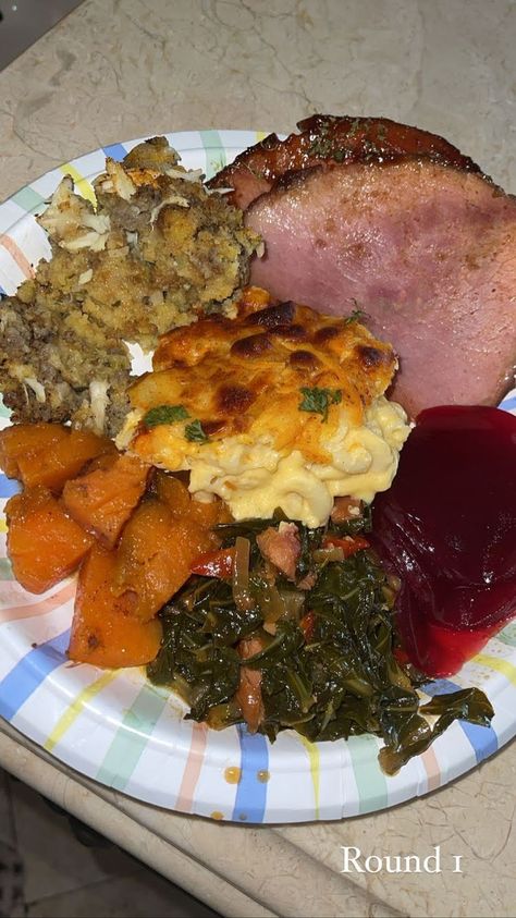 Thanksgiving Dinner Black People, Thanksgiving Plates Food Black People, Thanksgiving Black People, Black Thanksgiving Food, Thanksgiving Black Families Food, Thanksgiving Checklist Food, Soul Food Sunday Dinner Ideas, Thanksgiving Food Table, Food Esthetics