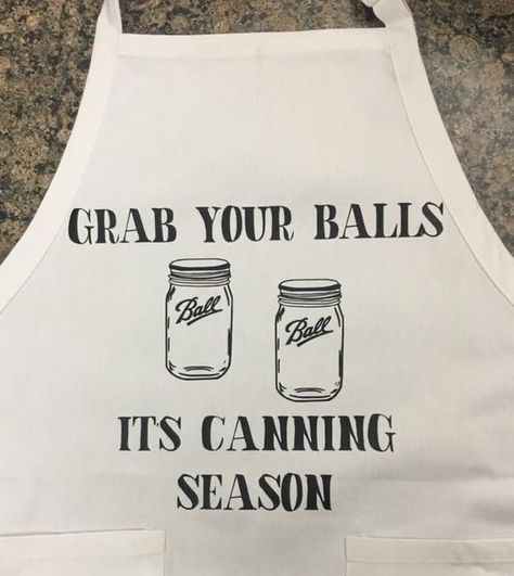 Kitchen Puns, Pretty Apron, Summer Market, Cricut Explore Projects, Diy Crafts For Adults, Labels Diy, Cricut Projects Beginner, Cricut Craft Room, Diy Cricut