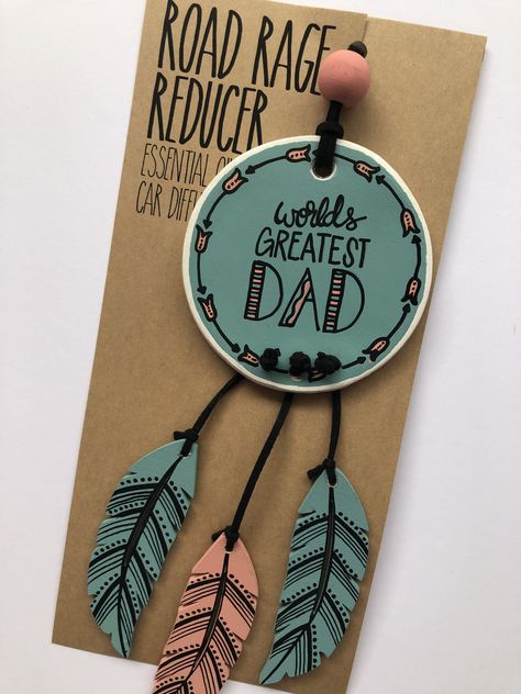 Diy Clay Keychain Ideas, Car Charms Diy, Clay Diffuser, Clay Keychain, Mdf Crafts, Wood Art Projects, Wooden Keychain, Diy Watercolor Painting, Clay Ornaments