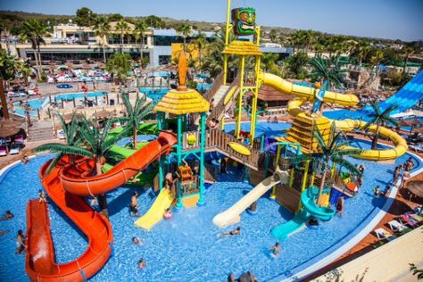 Aqualandia - Benidorm Aqua Park Water Park Ideas, Water Theme Park, Camping Club, Inflatable Water Park, Bawah Air, Rv Parks And Campgrounds, Camping Resort, Waterpark, Salou