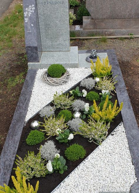 Fancy And trending Home Gardening Landscaping Ideas of 2024 Cemetary Ideas, Cemetary Decorations, Gravesite Decorations, Garden Patio Decor, Small Front Yard Landscaping, Cemetery Decorations, Gardening Landscaping, Pergola Ideas, Rock Garden Design