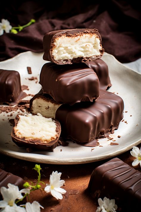 Homemade Bounty Bars (Mounds Bars) Mounds Bars, Mouth Chicken, Bars At Home, Bounty Bars, Mounds Bar, Fodmap Desserts, Almond Joy Bars, Meatloaf Casserole, Butter Pie Crust