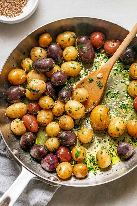 Recipes With Petite Potatoes, Easy Delicious Potato Recipes, Small Colored Potatoes Recipe, Potato Inspirations Recipes, Marinated Potatoes Recipes, Miniature Potatoes Recipe, Small Potatoes Recipe Stove, Light Potato Recipes, Tiny Yellow Potatoes