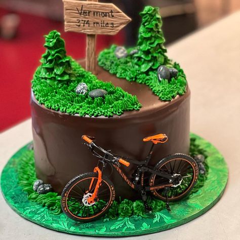 Mountain Biking Cake, Bicycle Cakes For Men, Mountain Bike Cake, Bike Cake, Mountain Cake, Bike Cakes, Hawaii Party, Cakes For Boys, Cake Decorating Techniques