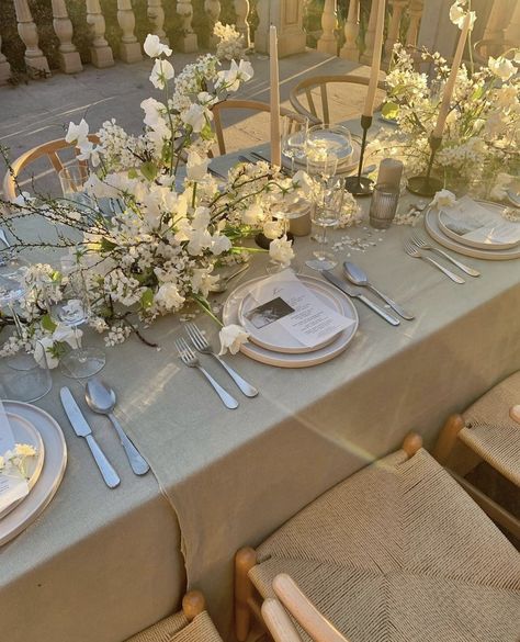 Wedding Decor Tent, White And Cream Wedding, Wedding Neutral, Neutral Wedding Flowers, Engagement Dinner, Cream Wedding, Neutral Wedding, Wedding Aesthetic, Wedding Table Settings