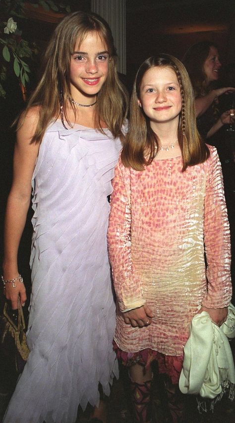 Emma Watson and Bonnie Wright, 2002. Stile Harry Potter, Emma Watson Harry Potter, Glume Harry Potter, Harry Potter Girl, Buku Harry Potter, Harry Potter Images, Images Harry Potter, Bonnie Wright, Harry Potter Actors