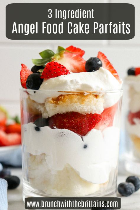 Angel Food Cake Mini Desserts, Angel Food Cake Cups, Individual Angel Food Cake Cups, Angel Food Cake Parfait, Parfait Desserts Easy, Dessert Parfaits, Yogurt Parfait Cups, Mini Trifles, Cake Parfait