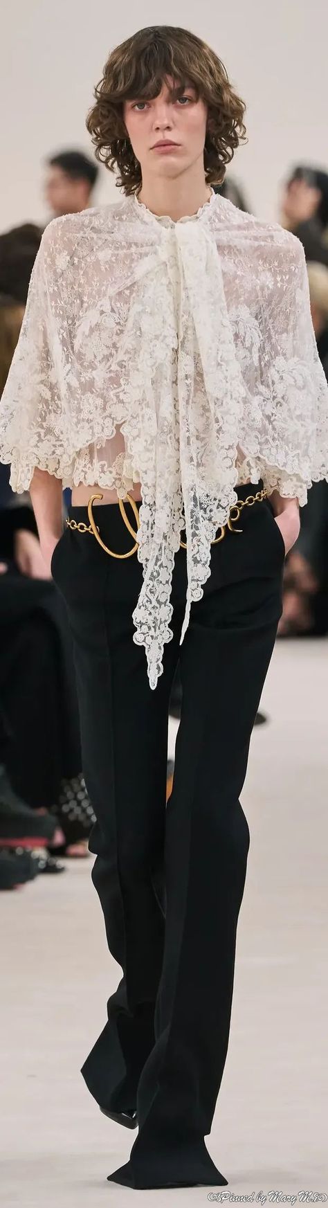 #Chloé #Fall2024RTW #Runway #Fashionrunway 2024 Runway, Fall Runway, White Shirt Blouse, High Fashion Women, April 2024, Fall 2024, Fashion Pictures, Lace Blouse, Fashion Addict