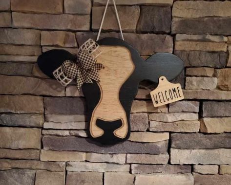 Cow Wood Cutout, Cow Head Wood Cutout Pattern, Wooden Cow Head Cutout, Cow Wood Crafts, Cow Head Door Hanger, Cow Craft, Farm Animal Crafts, Animal Cutouts, Woodworking Projects For Kids