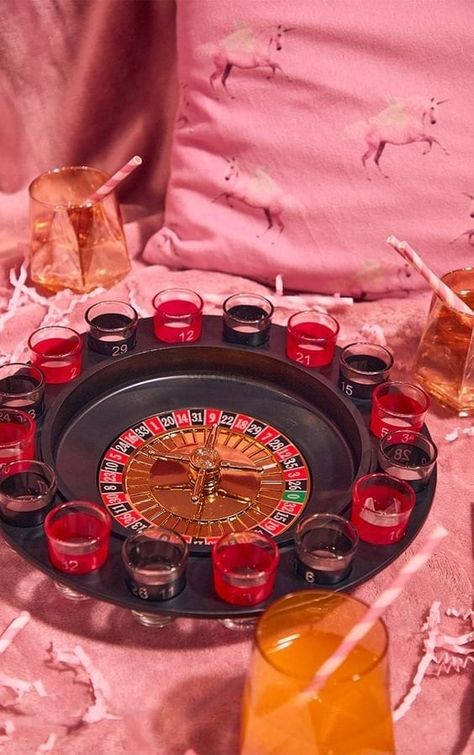 25+ Super Easy DIY Ideas for an Amazing Bachelorette Party! | WeddingBazaar Drinking Roulette Game, Drinking Roulette, Mafia Theme Party, Shot Roulette, Uni Vibes, Mafia Party, 19th Bday, Casino Birthday Party, Vegas Theme Party