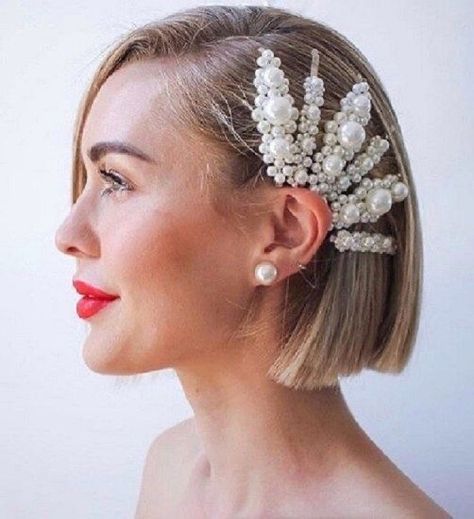 Short Bridal Hair, Minimalist Hair Accessories, Hair Adviser, Short Wedding Hair, Love Your Hair, Penteado Cabelo Curto, Pearl Hair, Natural Hair Color, Bridesmaid Hair