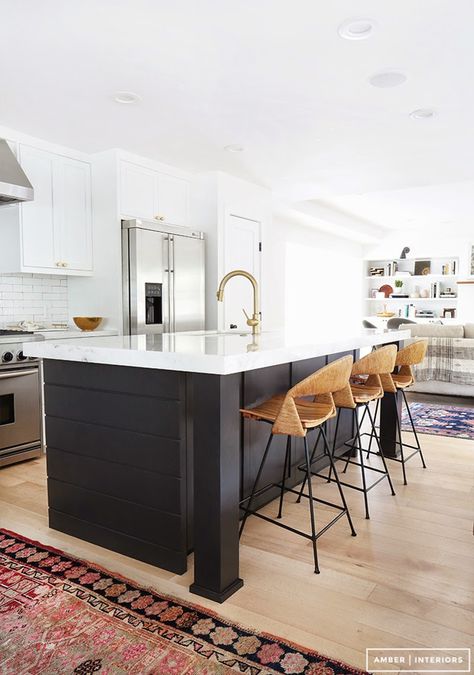 //black kitchen island Black Island, California Bungalow, Black Kitchen Island, White Kitchen Design, Kitchen Farmhouse, Kitchen Trends, Cabinets Kitchen, Trendy Kitchen, Kitchen Cabinetry