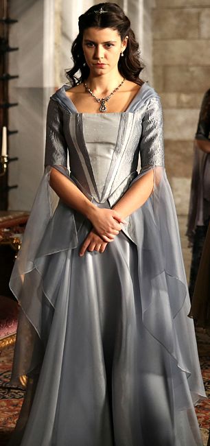 Kosem hatun Magnificent Century Kosem Dress, The Magnificent Century Dresses, Silver Medieval Dress, Muhteşem Yüzyıl Dress, Magnificent Century Dress, Kosem Sultan Beren Saat, Kosem Sultan Dresses, Hurrem Sultan Dress, Magnificent Century Costumes