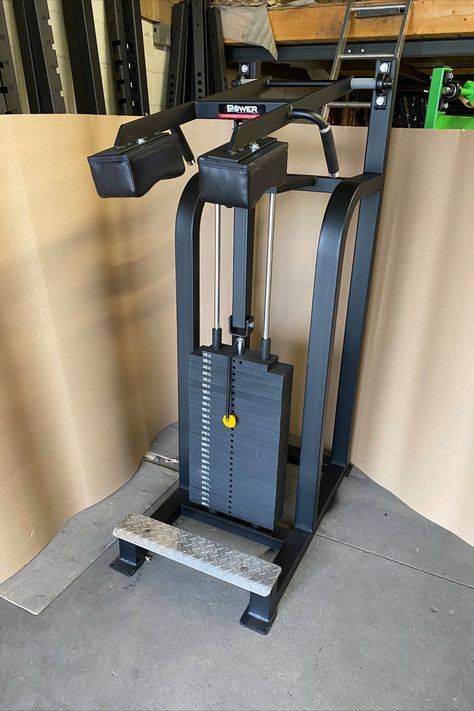 Standing Calf machine with 400 lb of weight. Strengthen the range of motion in the ankle as well as the entire lower leg 🔥 Achieve peak performance and definition. Get ready to feel the burn and see results! 💪👟 #powerbodyfitness #gymdesign #fitnessequipment #fitnessclub #strengthtraining #strengthequipment #canadianmadeequipment #studiogym #athleticperformance #gymequipment #commercialgymequipment #heavylifting #madeincanada #rawsteel #standingcalf #calfmachine #calfraises #legdayeveryday Calf Raise Machine, Standing Calf Raise, Calf Machine, Equipment Workout, Calf Exercises, Commercial Gym Equipment, Diy Gym, Gym Home, Home Gym Design