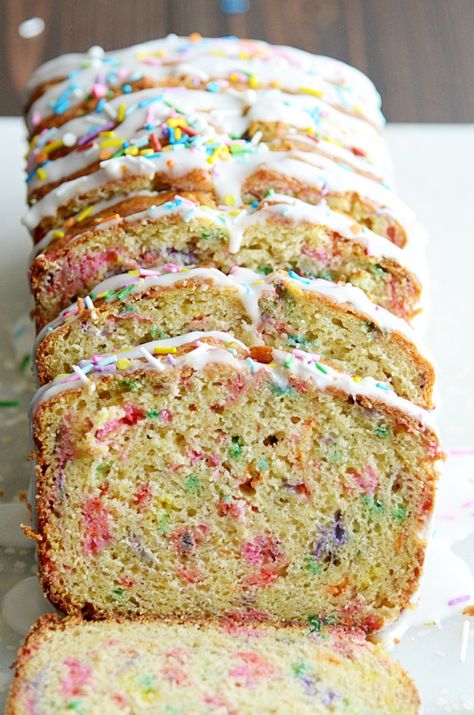 Healthy Daycare Birthday Treats, Confetti Bread, Birthday Cake Banana, Old Bananas, Cake Banana Bread, Birthday Recipes, Cake Banana, Banana Cake Recipe, Birthday Breakfast