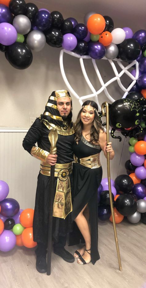 Egyptian Themed Birthday Party, Diy Egypt Costume, Egyptian Themed Party Outfit, Pharoah Costume, Diy Cleopatra, Halloween Egyptian, Egypt Party, Egypt Decor, Mythology Costumes