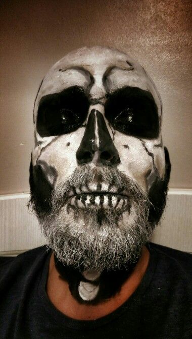 Practising makeup with a beard Halloween Makeup Bearded Men, Halloween Makeup For Men With Beards, Skull Makeup Beard, Beard Halloween Makeup, Halloween Makeup Men Beard, Makeup For Guys, Beard Halloween Costumes, Beard Makeup, Halloween Beard