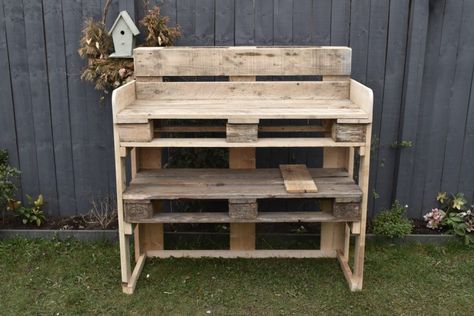 Pallet Planting Table, Garden Pallet Table, Diy Pallet Potting Bench, Planting Station Potting Tables, Diy Potting Table, Pallet Table Outdoor, Outdoor Upgrades, Exterior Wood Paint, Pallet Potting Bench