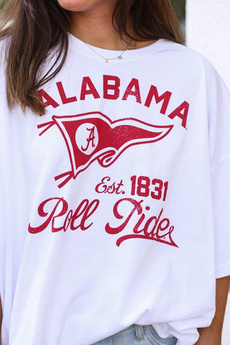 Our "Alabama Oversized Tee" is a white oversized "one size fits all" t-shirt. It has an Alabama graphic on the front. Alabama Shirts Vinyl, School Tshirt Designs Spirit Wear, College Merch, Cheer Gear, Alabama Shirts, School Spirit Shirts, School Tees, Spirit Shirts, Silhouette Ideas