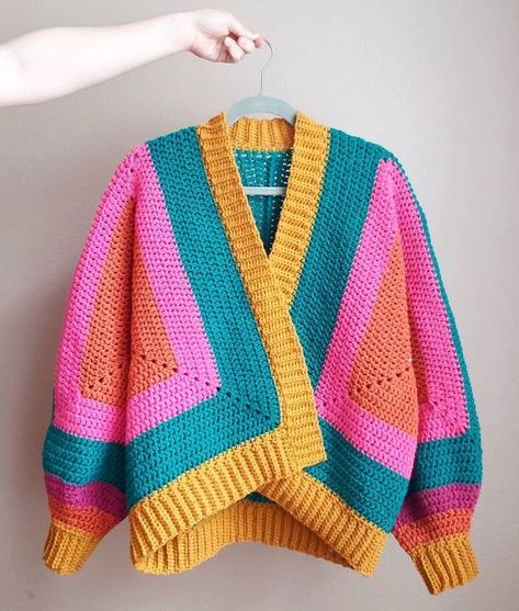 Crochet Colorful Cardigan, Diy Granny Square, Cardigan Ideas, Autumn Crochet, Pretty Cardigans, Gilet Crochet, Balls Of Yarn, Crochet Cardigans, Tutorial Ideas