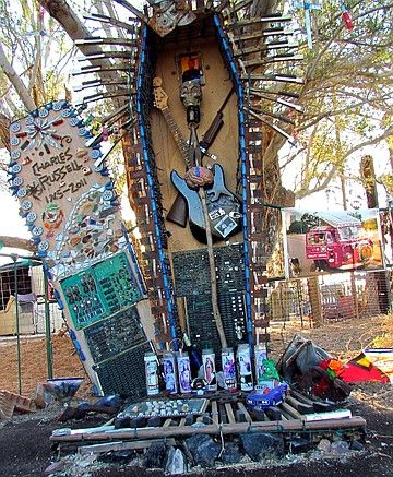 Welcome to East Jesus, CA | San Diego Reader Slab City, Burning Man Art, Salvation Mountain, Salton Sea, Ybor City, Bottle Wall, Strange Places, Jesus Art, Outsider Art