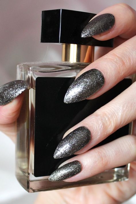 Press on Nails, Gray Glitter Fake Nails, Stiletto Coffin Round Square Nails Dark Grey Glitter Nails, Dark Gray Nails With Glitter, Winter Nails Gray, Gray Glitter Nails, Grey Glitter Nails, Dark Grey Nails, Round Square Nails, Modern Nail Art, Grey Nail Designs