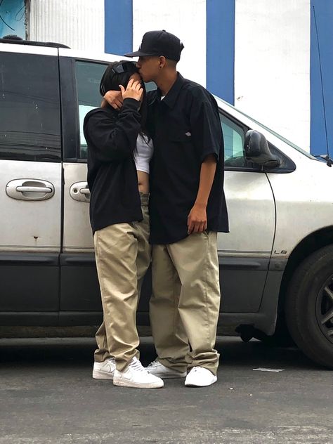 Cholo Couple Photoshoot, Dickies Cholo, Edgar Couple, Chicano Aesthetic, 2000s Couple Photoshoot, Cholo Couple, 90s Hiphop Fashion, Latina Outfits School, 2000s Couples