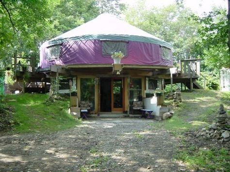 Two story yurt Yurt Home, Yurt Living, Casa Container, Earth Homes, Natural Building, Earthship, Cabins And Cottages, Round House, Eco House